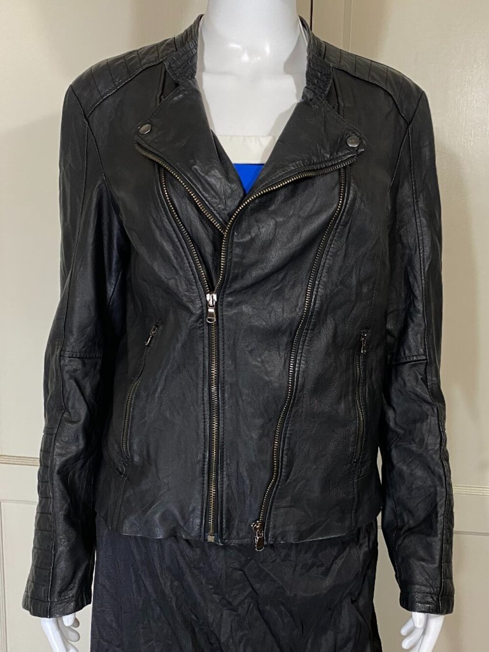 MASSIMO Black Leather Motorcycle Jacket Made in ITALY, Fits Women's M/L (52 IT)